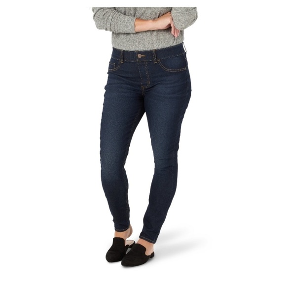 Lee Denim - ✨New✨ size small Lee Women’s Mid Rise Pull On Stretch Jeggings